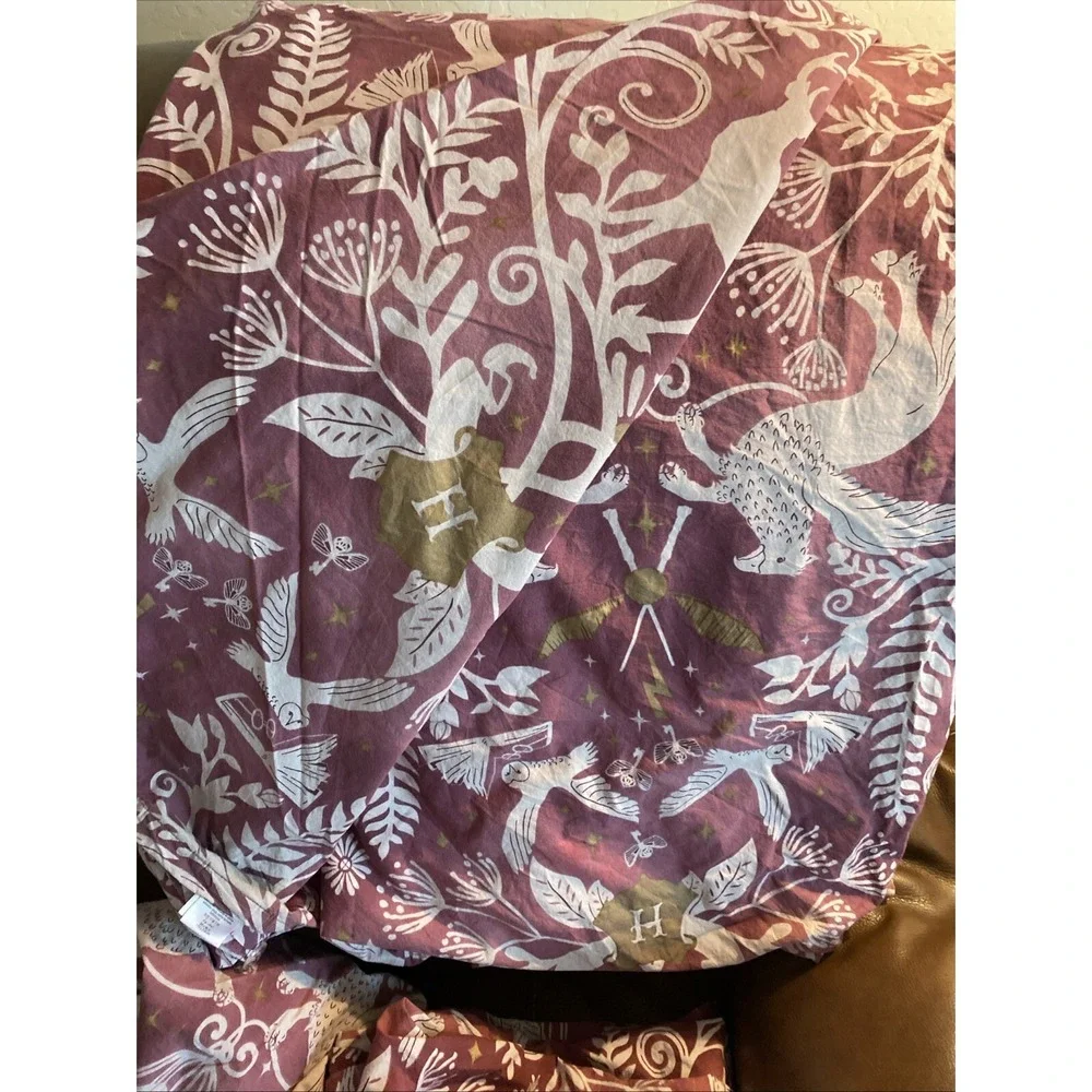 Pottery Barn Teen Harry Potter Magical Twin Duvet‎ Cover & Twin xl sheet set Red